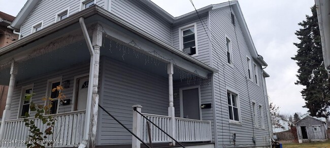 628 E Locust St in Scranton, PA - Building Photo - Building Photo