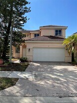 671 Vista Meadows Dr in Weston, FL - Building Photo