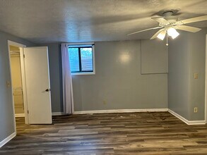 939 Brookside Camp Rd in Hendersonville, NC - Building Photo - Building Photo