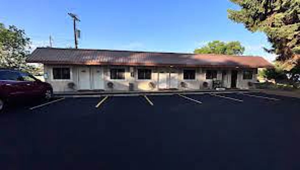 616 Mill St in Maupin, OR - Foto de edificio
