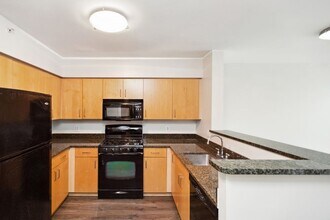 1000 New Jersey Ave SE in Washington, DC - Foto de edificio - Building Photo