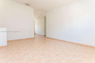 8100 W 28th Ct in Hialeah, FL - Building Photo - Building Photo