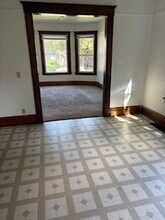 211 Clay St in Waterloo, IA - Building Photo - Building Photo