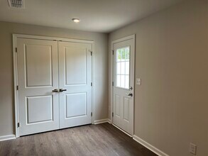 7102 Capstan Ter in Charlotte, NC - Building Photo - Building Photo
