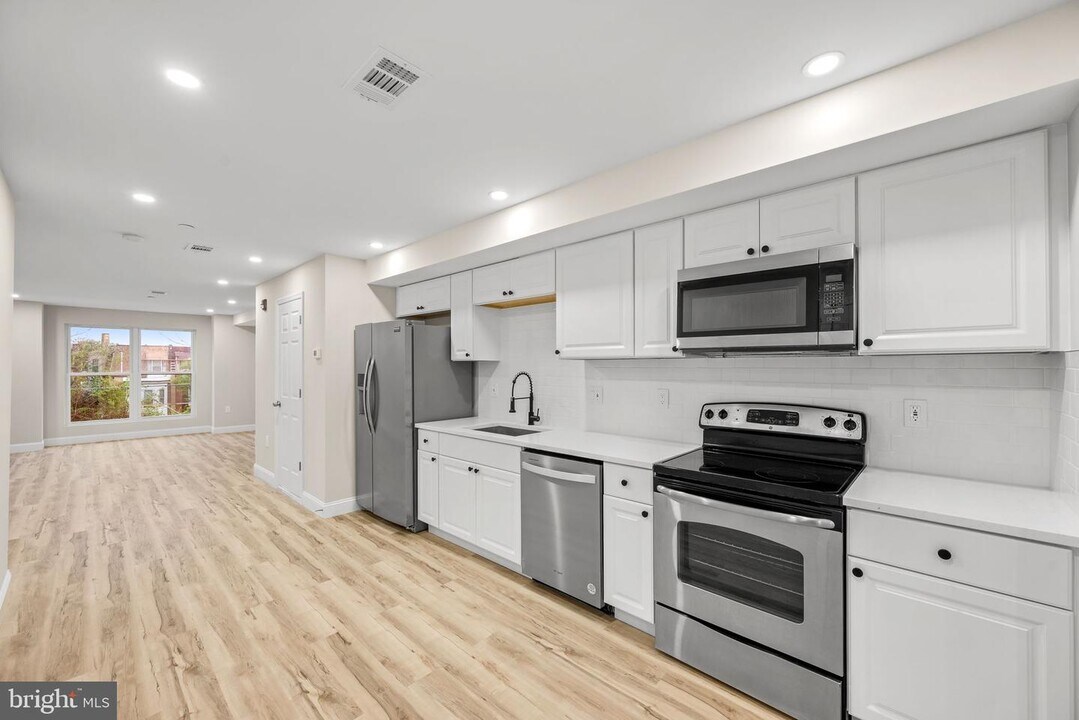 2134 N 19TH St-Unit -3 in Philadelphia, PA - Building Photo