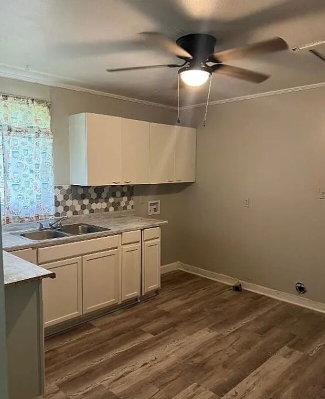 13905 Harding Ave in Bayou La Batre, AL - Building Photo - Building Photo