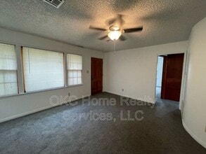 552 E Grumman Dr in Midwest City, OK - Building Photo - Building Photo