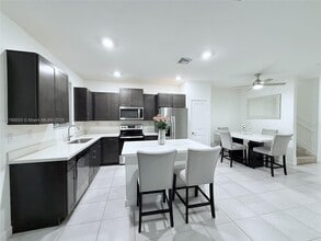2478 SE 10th St in Homestead, FL - Building Photo - Building Photo