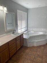 4201 Cove W Dr in Moses Lake, WA - Building Photo - Building Photo