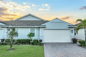 1249 Enbrook Lp in Naples, FL - Foto de edificio - Building Photo