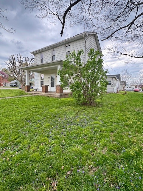 320 5th St in Rising Sun, IN - Foto de edificio
