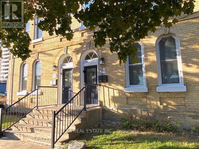 158 Darling St in Brantford, ON - Building Photo