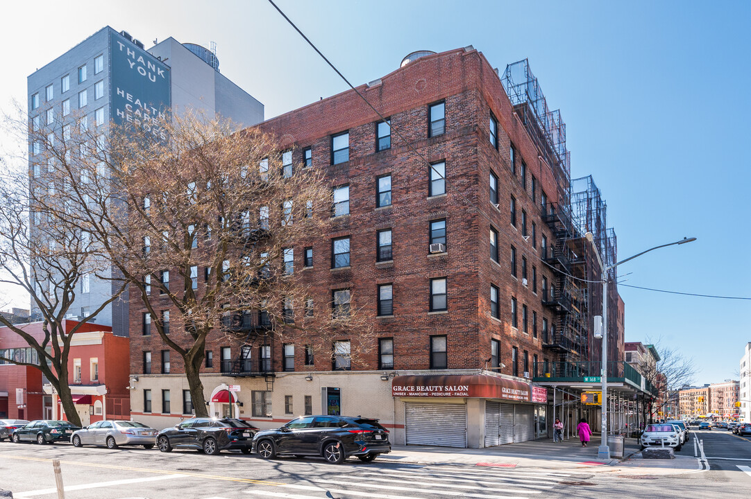 520 W 168th St in New York, NY - Building Photo