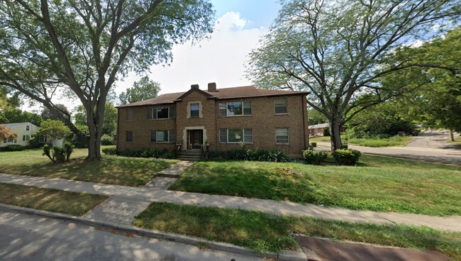 property at 2421 Riverside Dr