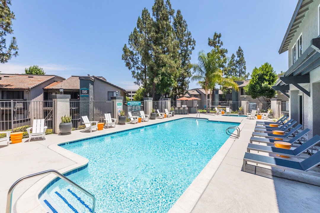 Hensley at Corona Pointe in Corona, CA - Building Photo