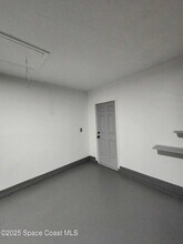 650 Koutnik Rd SE in Palm Bay, FL - Foto de edificio - Building Photo
