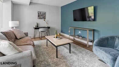 1550 Clarendon Blvd, Unit 206 in Arlington, VA - Building Photo - Building Photo