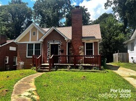 424 Woodvale Pl in Charlotte, NC - Building Photo