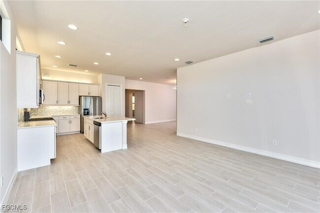 15241 Cortona Wy in Ft. Myers, FL - Building Photo - Building Photo