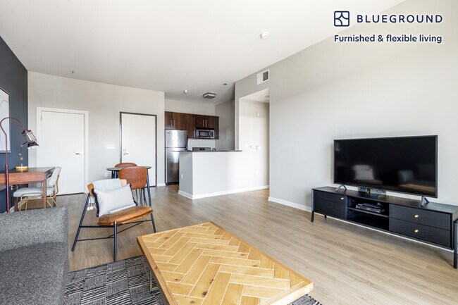 10001 Venice Blvd-Unit -FL3-ID325 in Los Angeles, CA - Foto de edificio - Building Photo