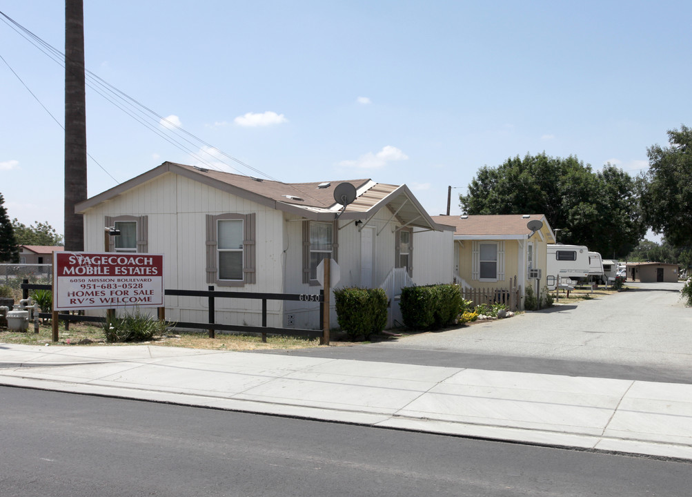 Stage Coach Mobile Estates in Jurupa Valley, CA - Building Photo