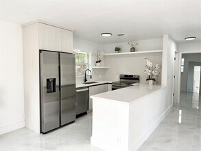 2508 McKinley St in Hollywood, FL - Building Photo - Building Photo