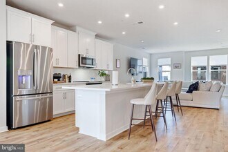44505 Wolfhound Sq in Ashburn, VA - Building Photo - Building Photo