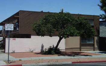 3854 Van Dyke Ave in San Diego, CA - Building Photo - Building Photo