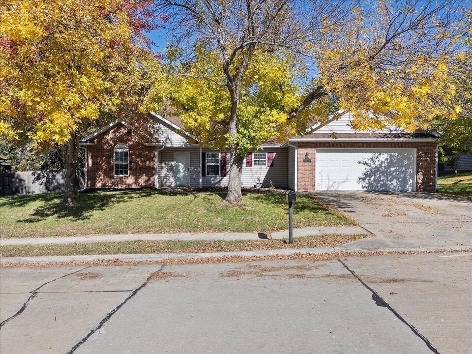 607 Quick Sand Cir in Columbia, MO - Building Photo