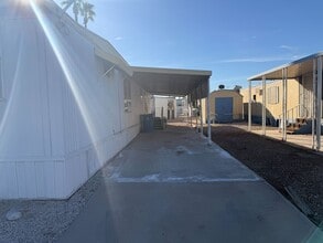 3601 E Wyoming Ave in Las Vegas, NV - Foto de edificio - Building Photo