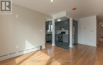 207-207 Oakmount Rd in Toronto, ON - Building Photo - Building Photo