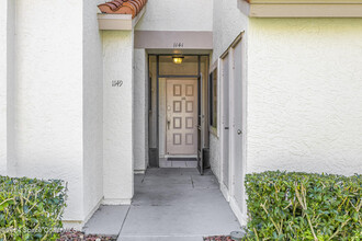 1141 Country Club Dr-Unit -1012 in Titusville, FL - Foto de edificio - Building Photo