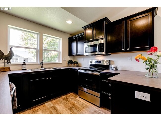 303 La Casa St in Eugene, OR - Building Photo - Building Photo