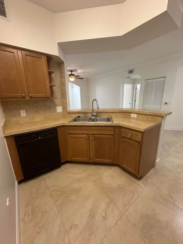 9901 Baywinds Blvd in West Palm Beach, FL - Building Photo - Building Photo