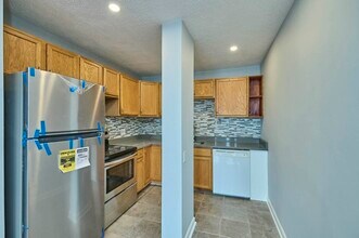 178 Brighton Ave, Unit 1 in Boston, MA - Foto de edificio - Building Photo