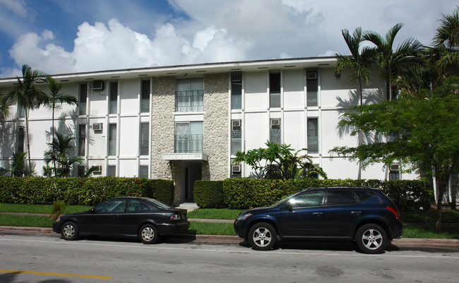 1202 Salzedo St in Coral Gables, FL - Building Photo - Building Photo