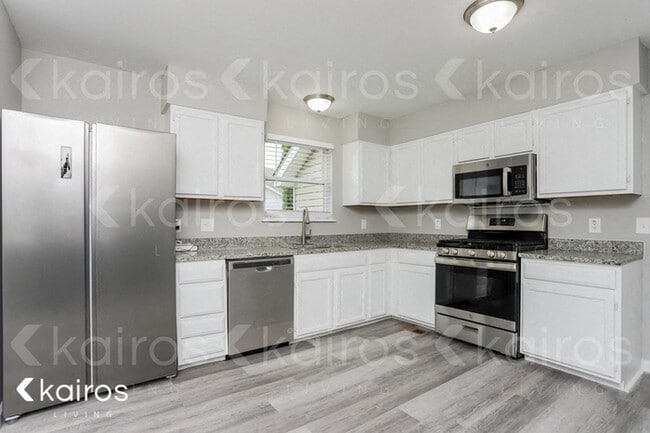 100 Oxford Ave in Fairview Heights, IL - Foto de edificio - Building Photo