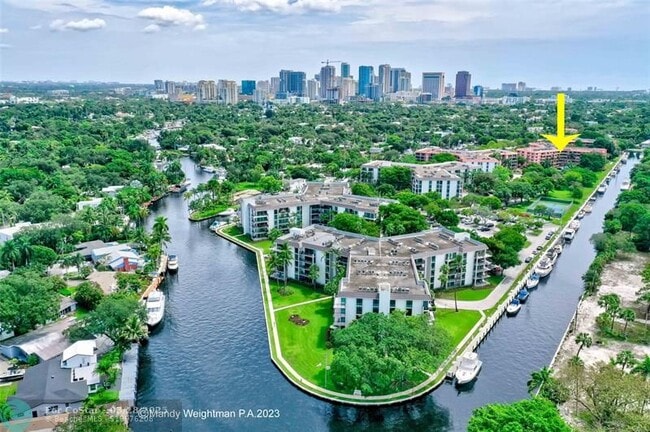 property at 1000 River Reach Dr