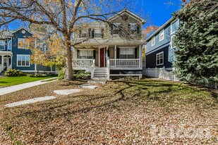 300 Fieldstone Dr in Windsor, CO - Building Photo