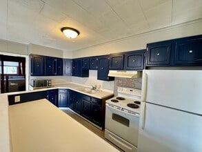 141 Grover St in Warrensburg, MO - Building Photo - Building Photo