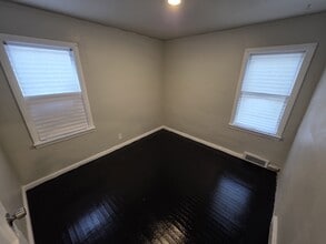 15825 Fairmount Dr in Detroit, MI - Building Photo - Building Photo