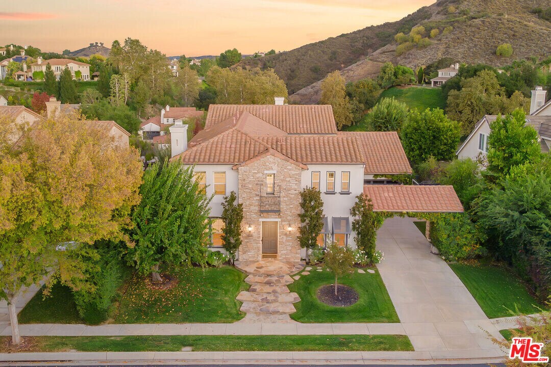 4110 Prado De Los Zorros in Calabasas, CA - Building Photo