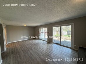 2700 John Ashley Dr in North Little Rock, AR - Building Photo - Building Photo