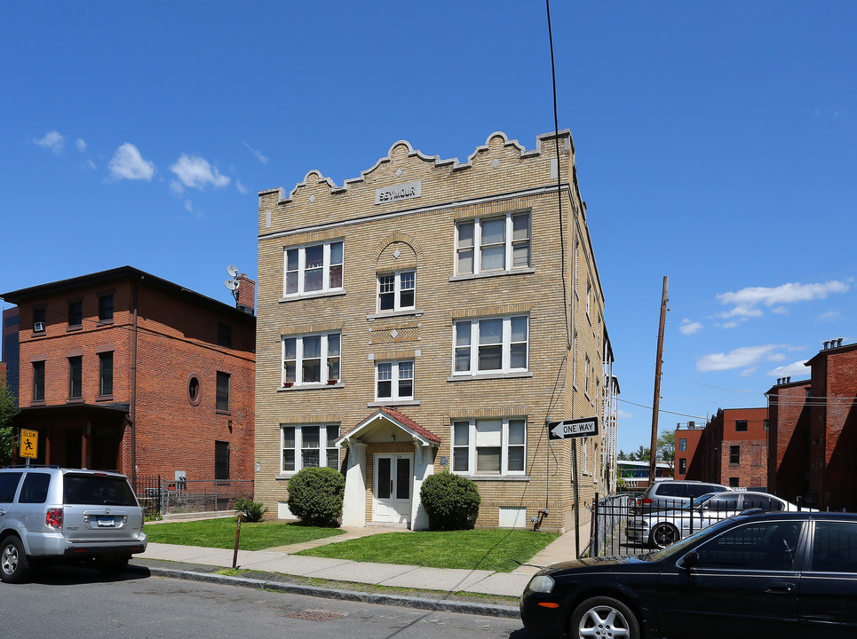 134 Seymour St in Hartford, CT - Building Photo