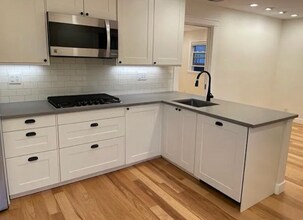4209 1/2 Arlington Ave in Sacramento, CA - Building Photo - Building Photo