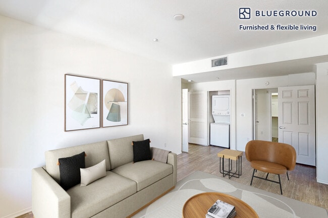 29128 Oak Creek Ln in Agoura Hills, CA - Building Photo - Building Photo