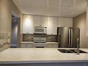 2816 S Bartell Dr in Houston, TX - Building Photo - Building Photo