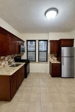 250 Avenue B in Bayonne, NJ - Building Photo - Building Photo