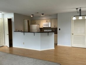 15 Forest Glen Cir in Middletown, CT - Building Photo - Building Photo