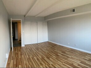 13000 W Heiden Cir in Lake Bluff, IL - Building Photo - Building Photo